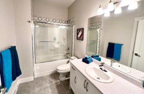 Kelowna new lake view 2bedroom suite close BIG WHITE